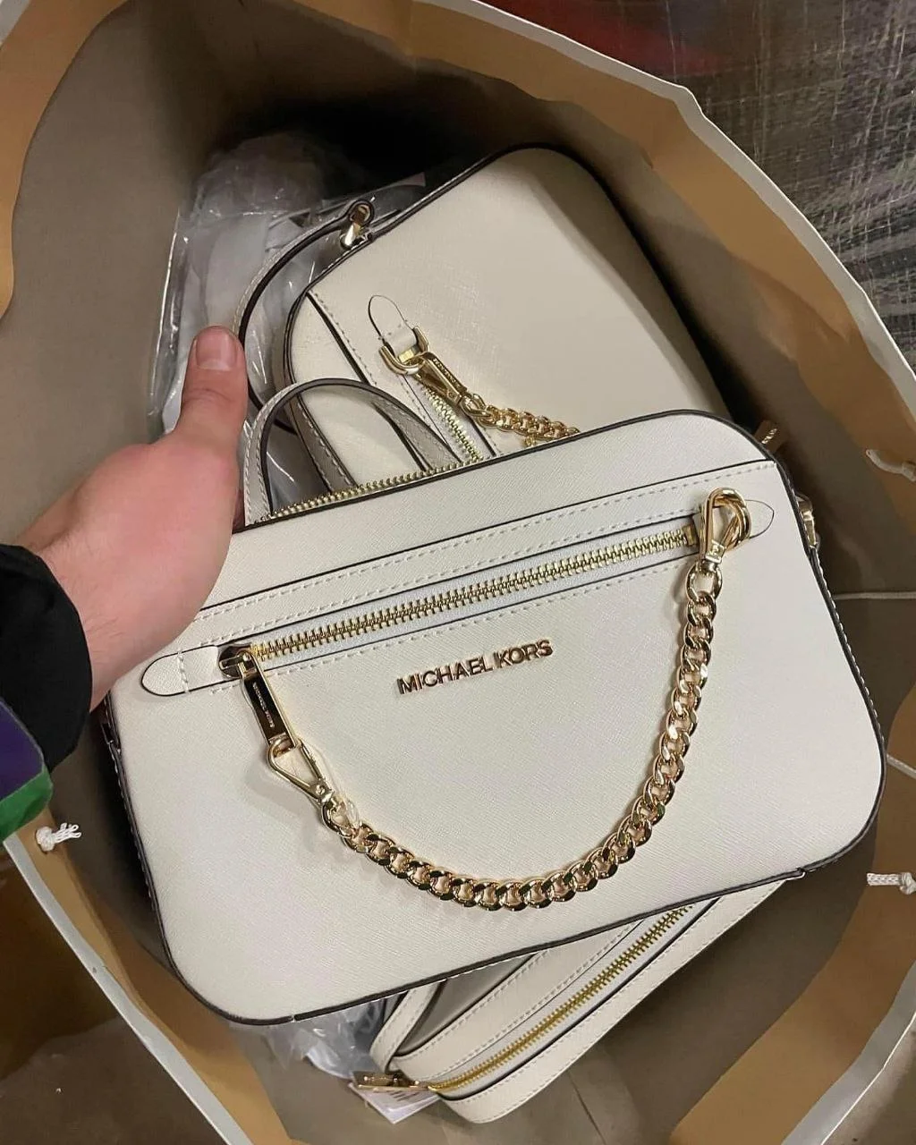 Wholesale Handbags Pallets Liquidation online - Image 4