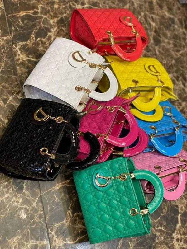 Wholesale Handbags Pallets Liquidation online - Image 3